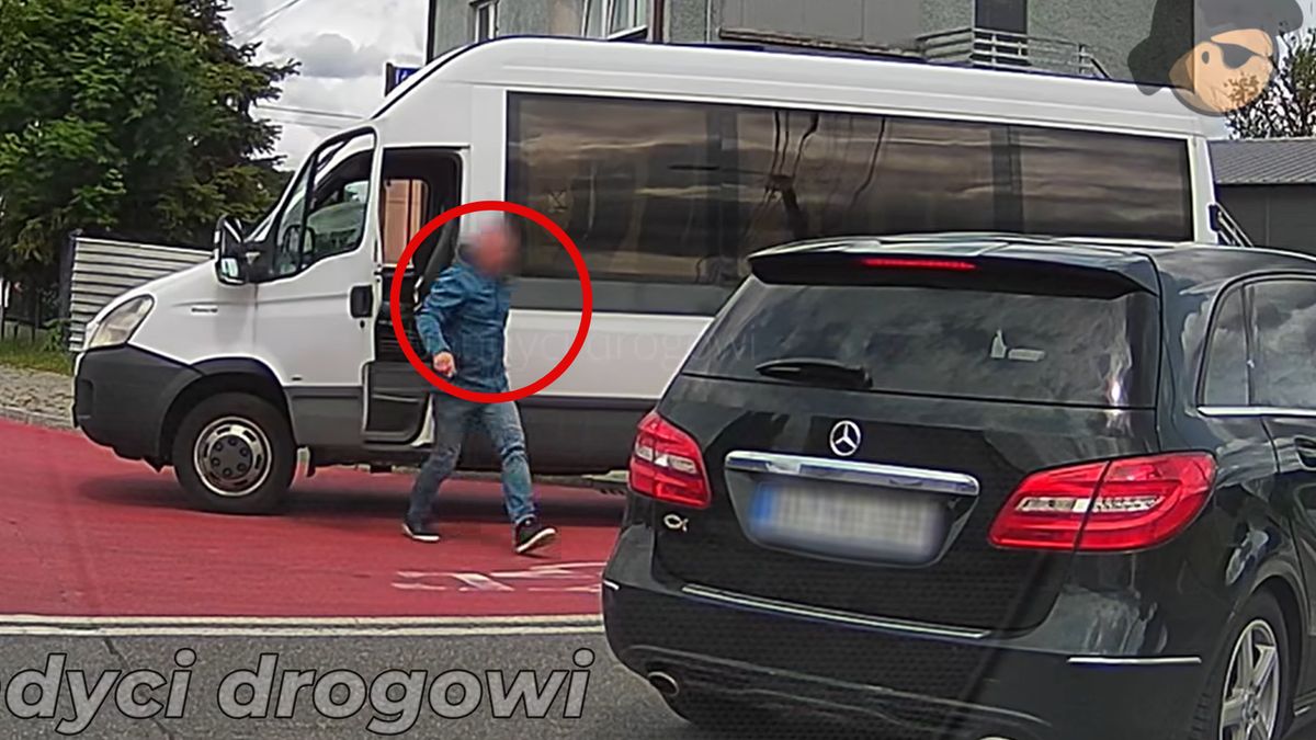Wysiadł z busa i zaczął okładać kierowcę mercedesa.