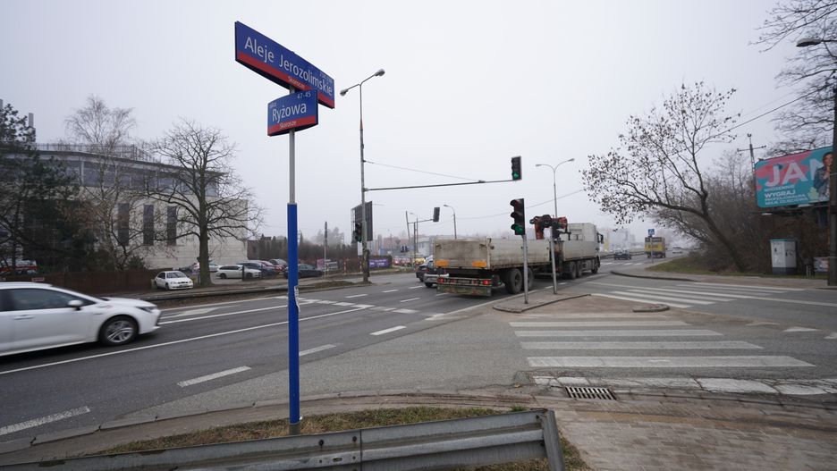 Warszawa. Będzie przebudowa sygnalizacji w Alejach Jerozolimskich. Zgłosiły się cztery firmy