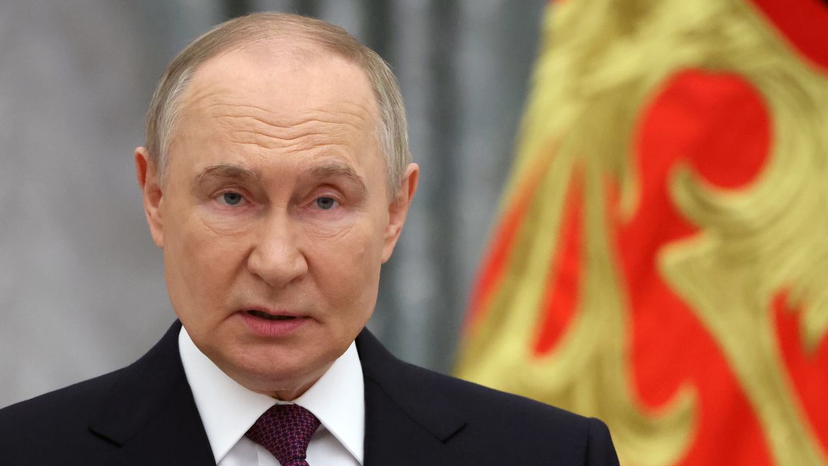 MOSCOW, RUSSIA - MAY 22: (RUSSIA OUT) Russian President Vladimir Putin talks during an awards ceremony at the Saint Yekeaterina's Hall of the Kremlin, May 22, 2025 in Moscow, Russia. Putin gave awards to two dozen Russians during the ceremony, including participants and supporters of the military invasion of Ukraine. (Photo by Contributor/Getty Images)