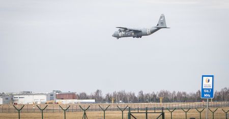 Poderwane myśliwce po ataku Rosji na Ukrainę. Lotniska w Rzeszowie i Lublinie musiały zostać zamknięte