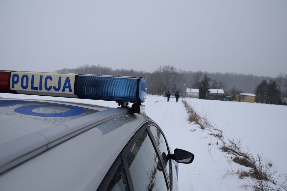 Tragiczny finał poszukiwań. Ciało kobiety odkryte w polu