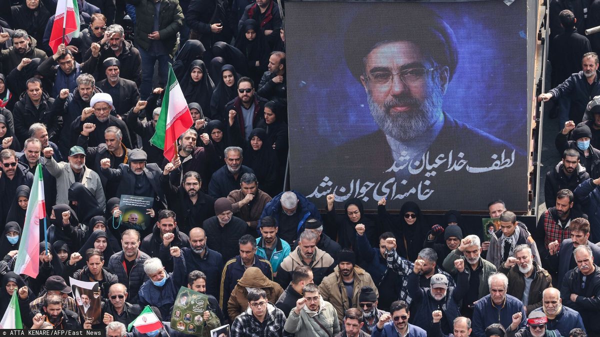 Chamenei nie pojawił się publicznie ani nie zabrał głosu od wybo