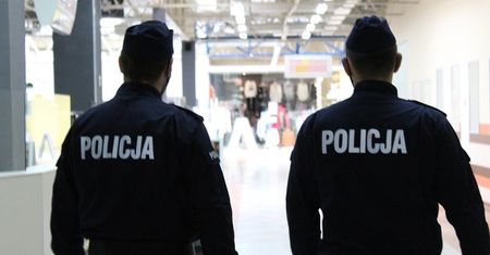 Świdnica. Grozili policjantom w komentarzach. Dosięgnie ich sprawiedliwość