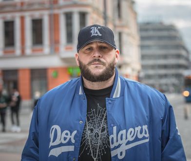 Sięgnął dna, ćpał, jadł ze śmietnika. Waldemar Kasta bohaterem "Wspaniałych ludzi"