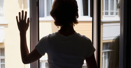 Tej nocy nie mogła spać. Włączyła telewizor i usłyszała słowo "wojna"