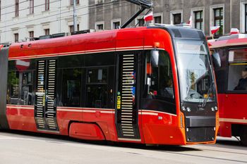 Łódź: Tramwaje wróciły na pętlę przy ulicy Śląskiej. Pasażerowie z Chojen zaskoczeni powrotem linii "1" i "5" na południową część Kilińskiego