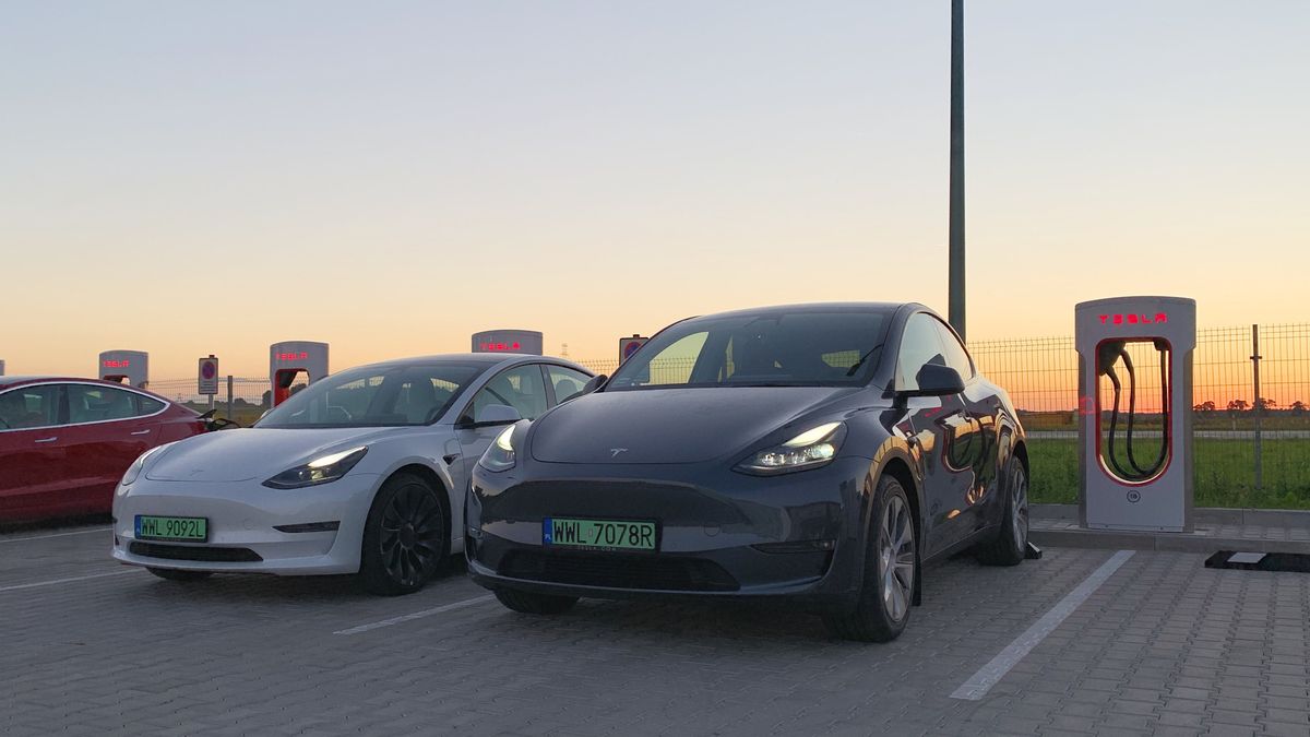 Stacji ładowania ma być więcej i staną się mocniejsze, kiedy popłyną dodatkowe środki do instytucji i podmiotów.