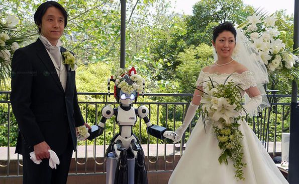 W Japonii ślubu udziela robot! [ wideo] 1