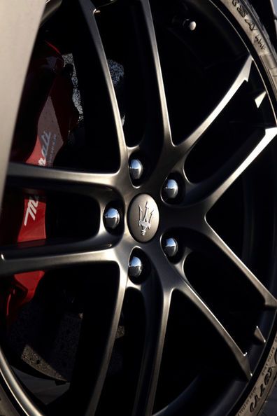 Maserati-Gran-Turismo-MC-Stradale