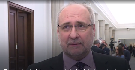 Poseł Kukiz'15 o posłankach tańczących na stole. "Nie mówię, żebym nie chciał"