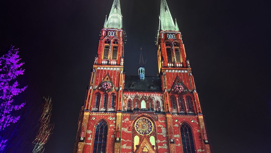 Fantastyczny mapping na ścianie frontowej bazyliki św. Antoniego Padewskiego w Rybniku