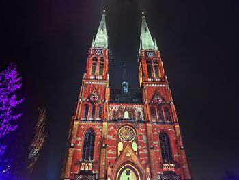 Rybnik: Bazylika zachwyca spektakularnymi świetlnymi animacjami