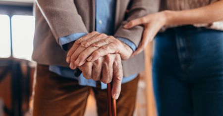 Do 2150 zł na opiekę nad seniorami. Trwają prace nad bonem senioralnym