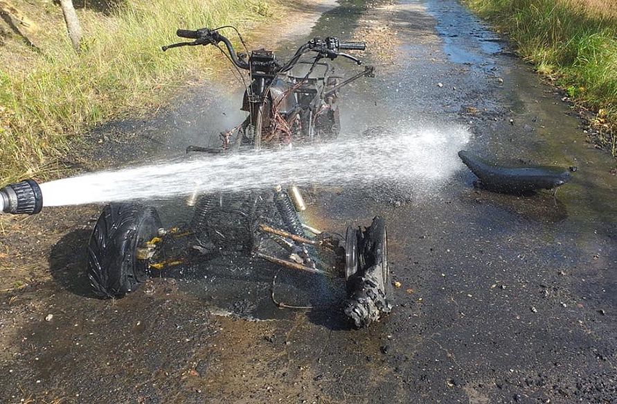 Nielegalnie wjechał do lasu. Stracił quada i dostał mandat