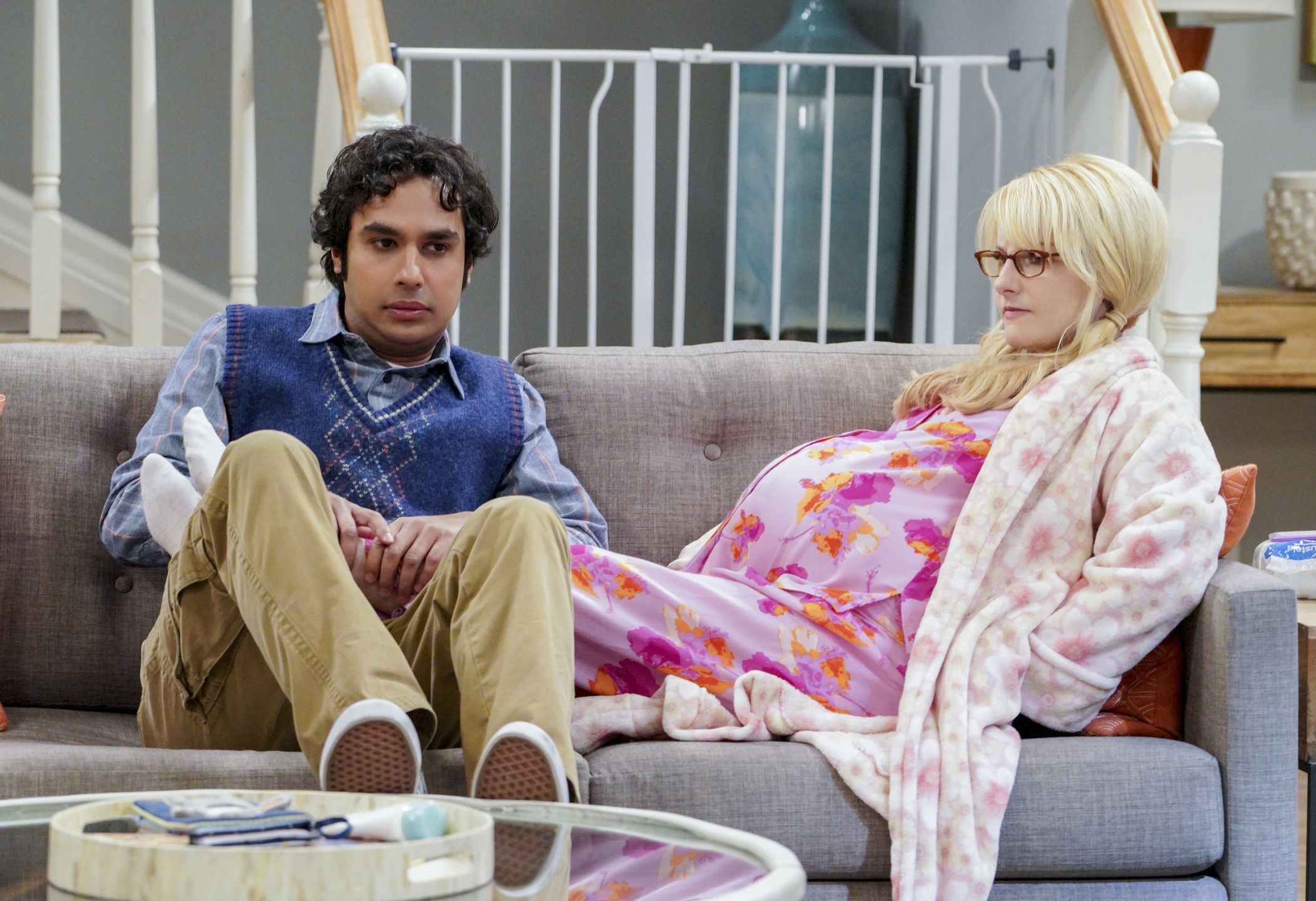 Kunal Nayyar i Melissa Rauch na planie "Wielkiej teorii podrywu"