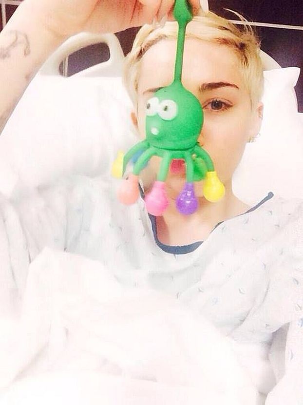 Miley trafiła do szpitala! (FOTO)