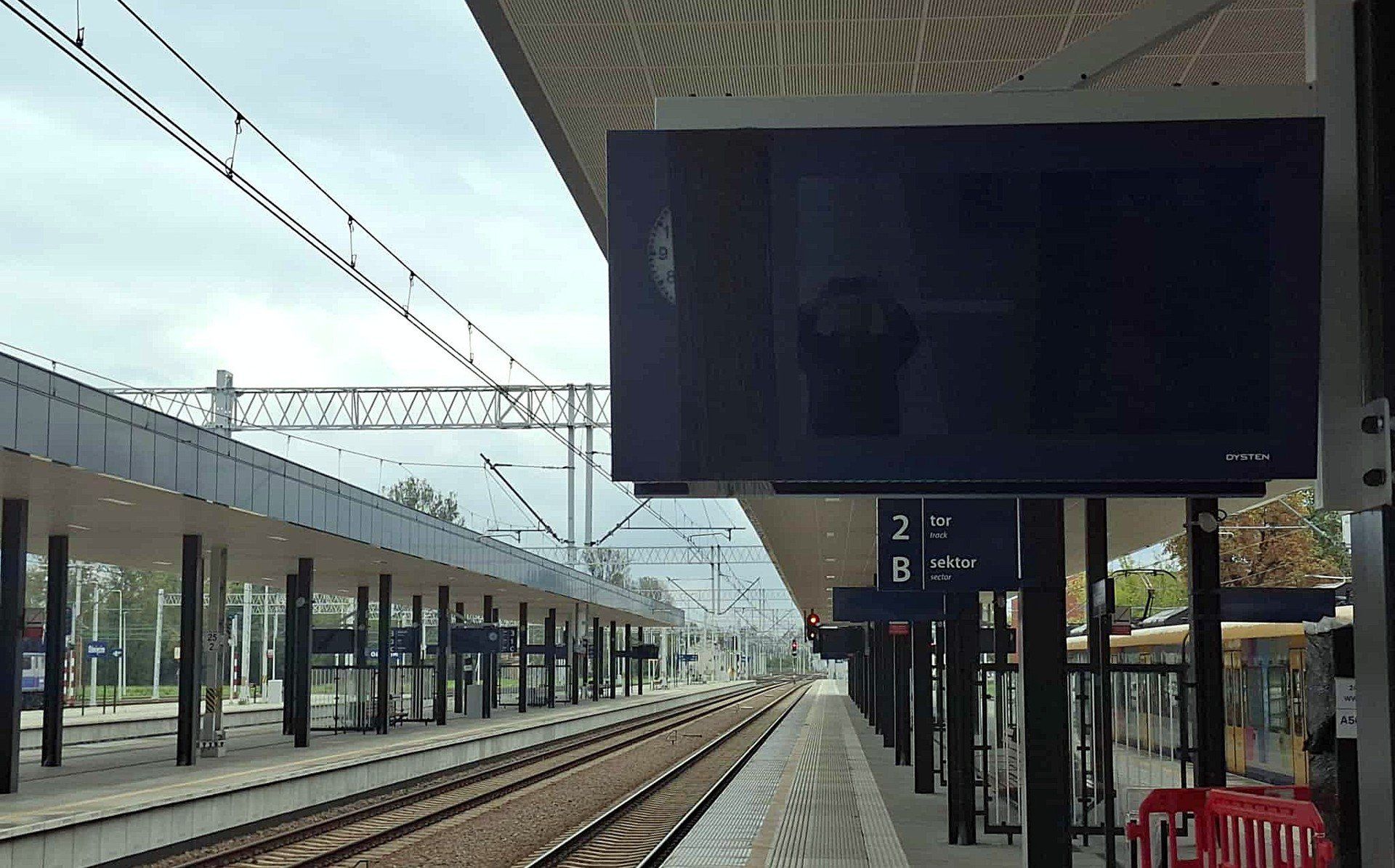 Na dworcu kolejowym w Oświęcimiu zamontowano system dynamicznej informacji pasażerskiej, mającej poprawić komfort podróżnych.