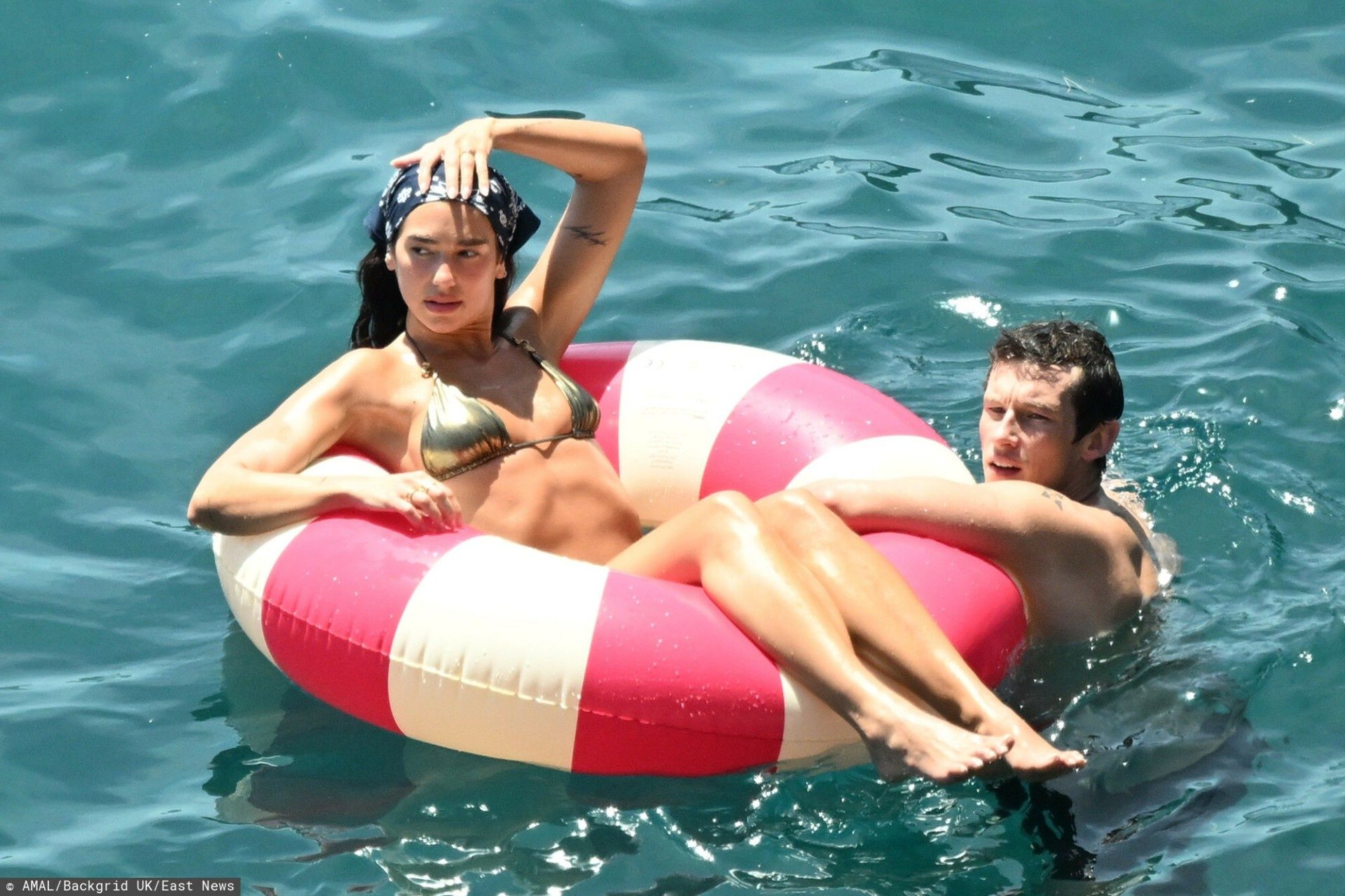 Dua Lipa i Callum Turner na miesiącu miodowym