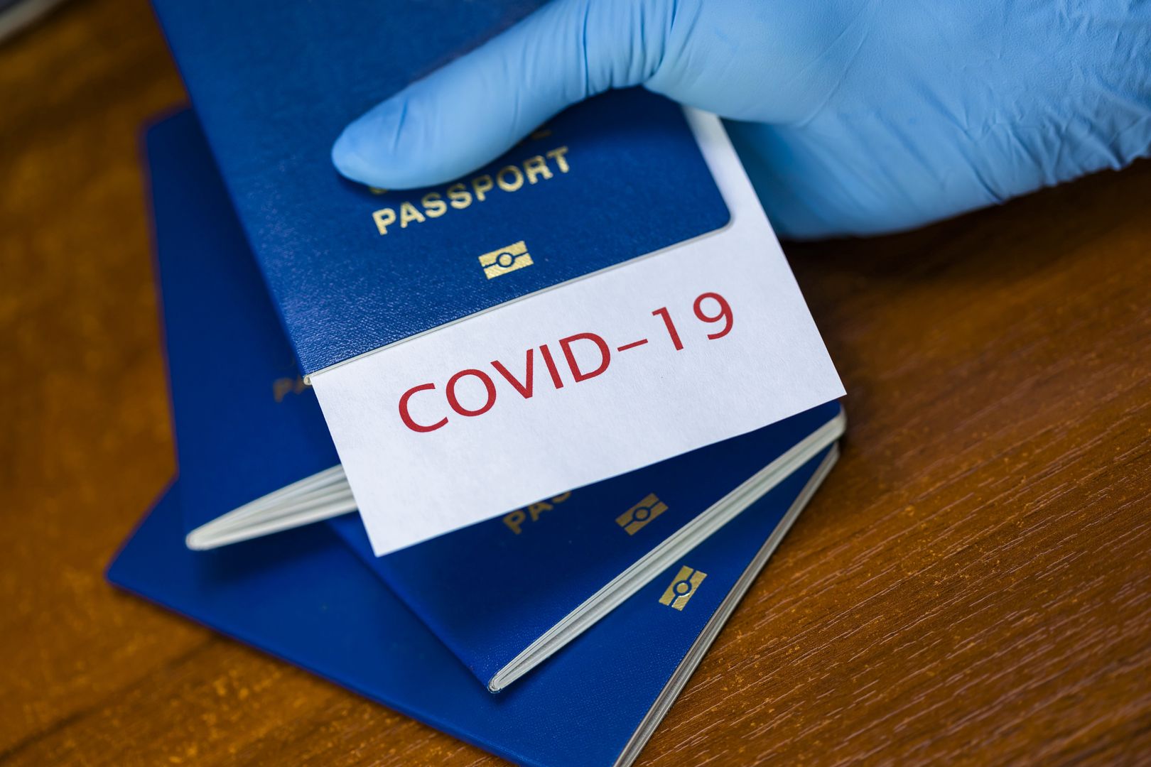 COVID-19. Europejski kraj wprowadza koronapaszporty