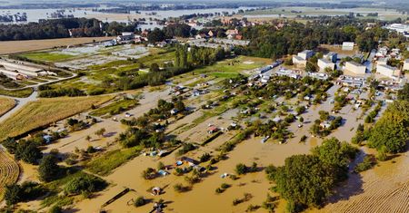 Bzdury o powodzi w sieci. Eksperci z Polski i Czech zabrali głos