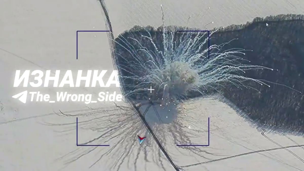 Ukraińska wyrzutnia systemu S-300 trafiona przez Rosjan.