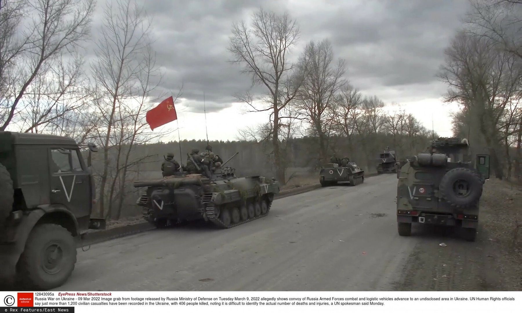 Wojna w Ukrainie - armia rosyjskaMandatory Credit: Photo by EyePress News/Shutterstock (12843095a)  Image grab from footage released by Russia Ministry of Defense on Tuesday March 9, 2022 allegedly shows convoy of Russia Armed Forces combat and logistic vehicles advance to an undisclosed area in Ukraine. UN Human Rights officials say just more than 1,200 civilian casualties have been recorded in the Ukraine, with 406 people killed, noting it is difficult to identify the actual number of deaths and injuries, a UN spokesman said Monday.  Russia War on Ukraine - 09 Mar 2022EyePress News/Shutterstock