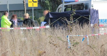 Tragedia pod Sycowem. Trzy ciała w aucie zaparkowanym nad Odrą