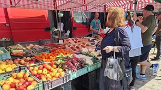 Wrocław: Trwa sezon na świeże owoce i warzywa. Targowisko na Świebodzkim pęka w szwach. "Tłumy odstraszają". Gdzie zrobić zakupy?