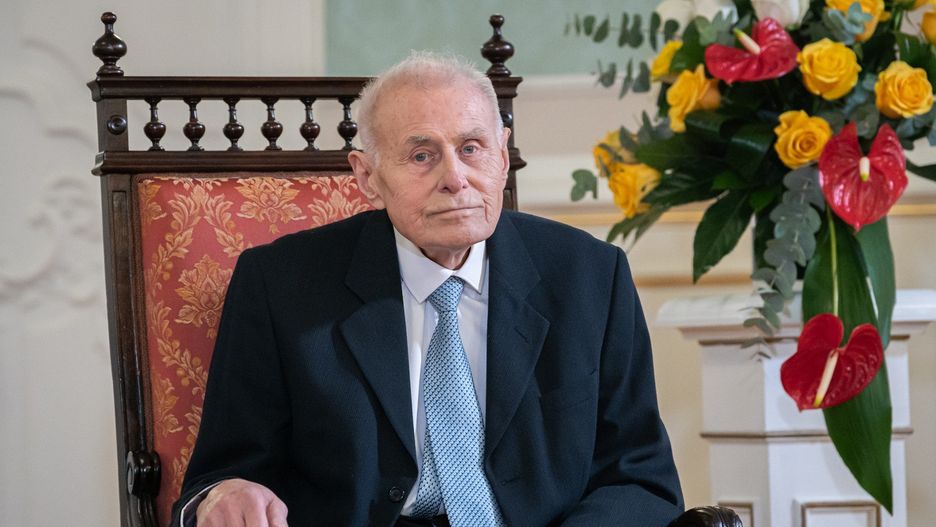 Dr Tadeusz Borowski-Beszta odebrał tytuł Honorowego Obywatela Białegostoku podczas XX sesji Rady Miasta w Auli Wielkiej Pałacu Branickich