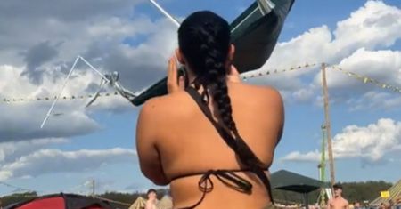Nagranie z Leeds Festival. Sekundę później nie było jej do śmiechu