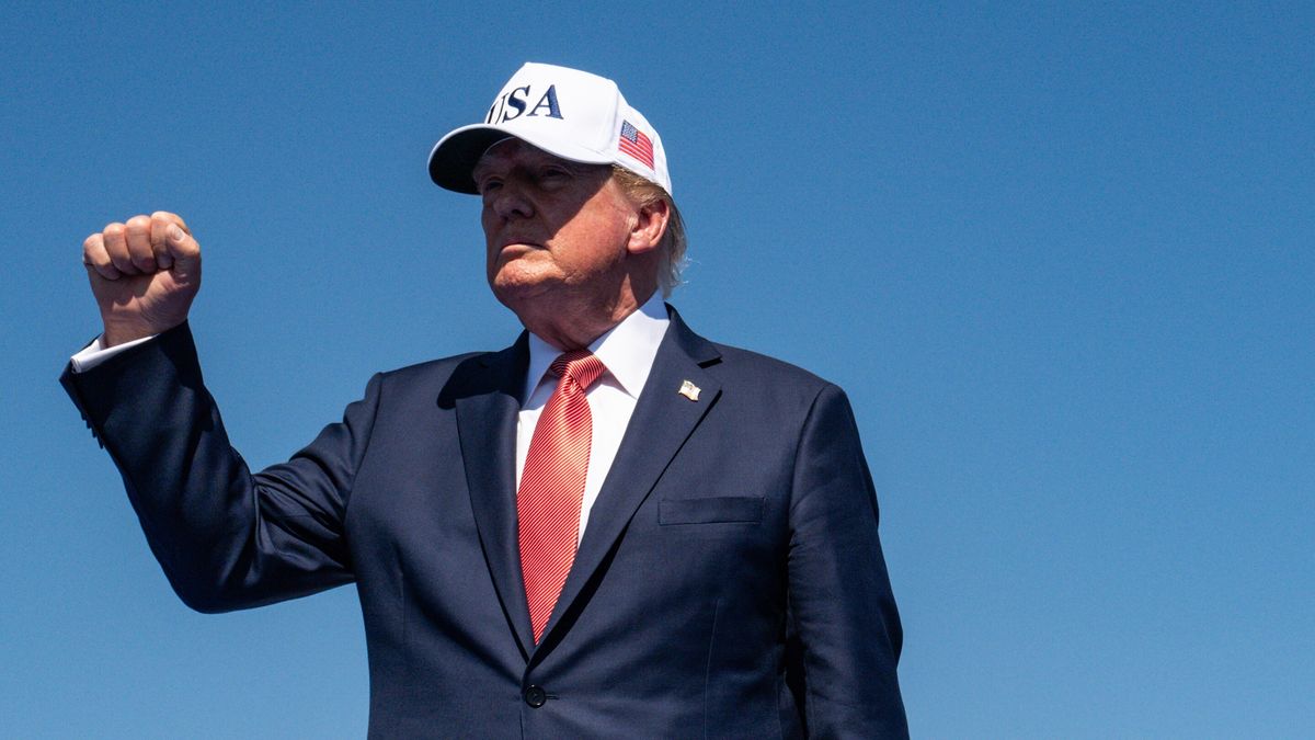 US President Donald J Trump exits the stage following his remarks at a Steel Across America Event on the Ellipse in Washington, DC, USA, 08 September 2026. EPA/ANNABELLE GORDON / POOL Dostawca: PAP/EPA.