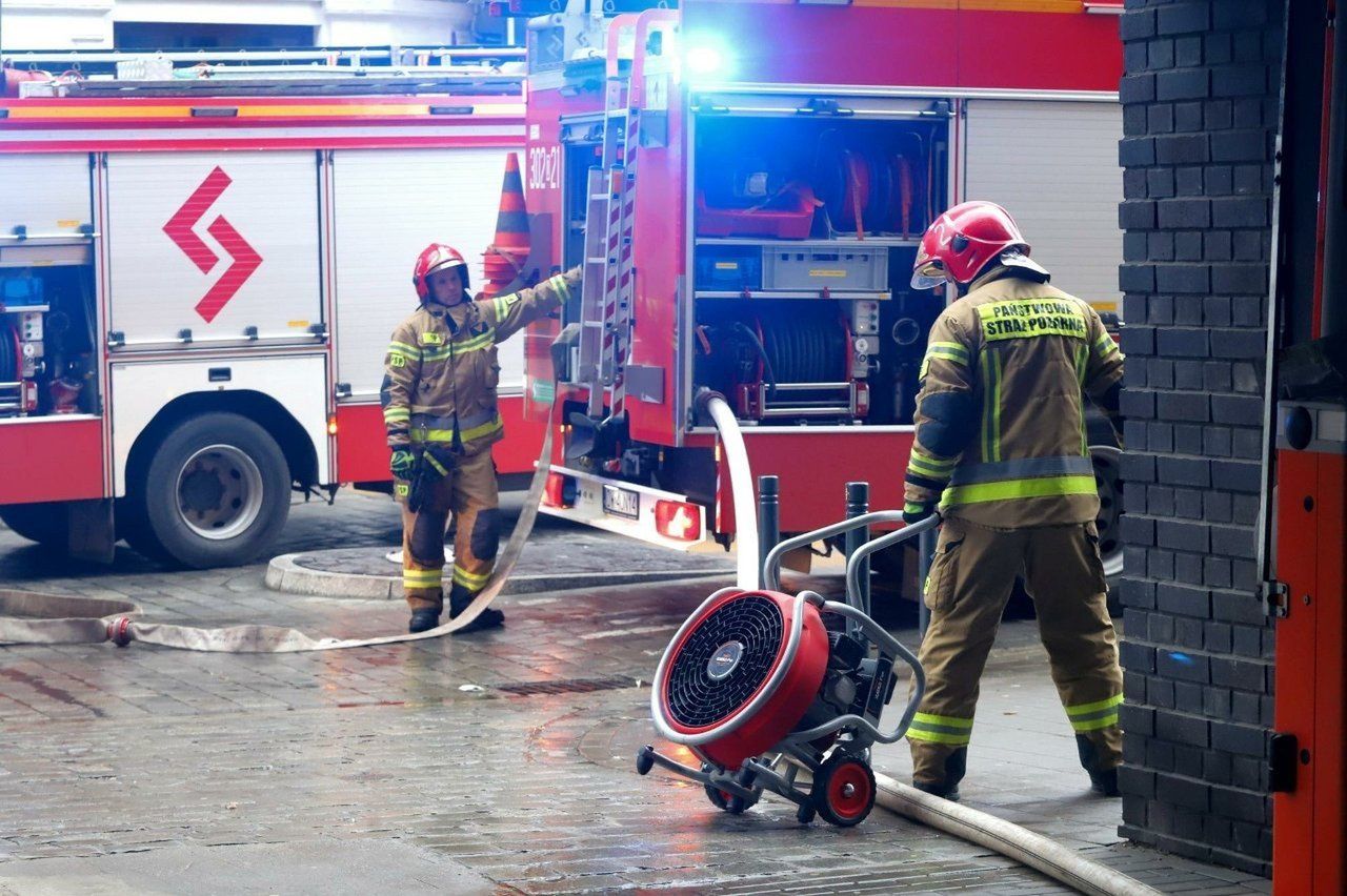 Wrocław: Pożar na ul. Metalowców. Blisko 170 osób ewakuowało się z budynku