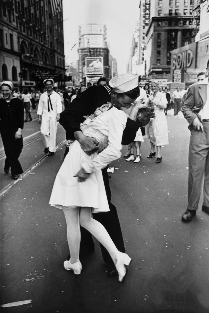 Poznaj historię stojącą za słynnym zdjęciem całującej się pary na Times Square 2
