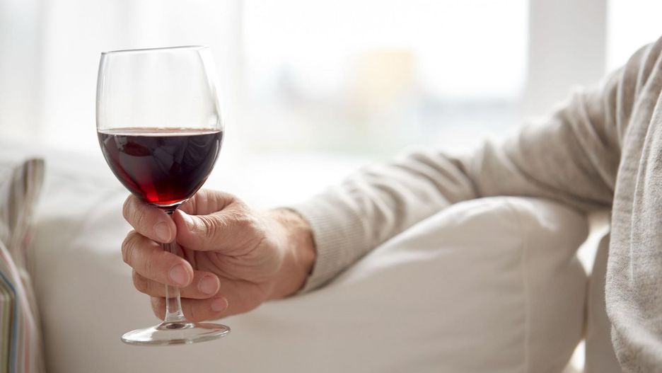 Picie butelki wina tygodniowo zwiększa ryzyko raka