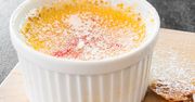 Zapomniany deser w nowej odsłonie. Pod chrupiącą skorupką jest aksamitny krem i pyszne owoce