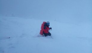 Beskidy. Góry w okowach mrozu i śniegu. Niebezpiecznie na drogach