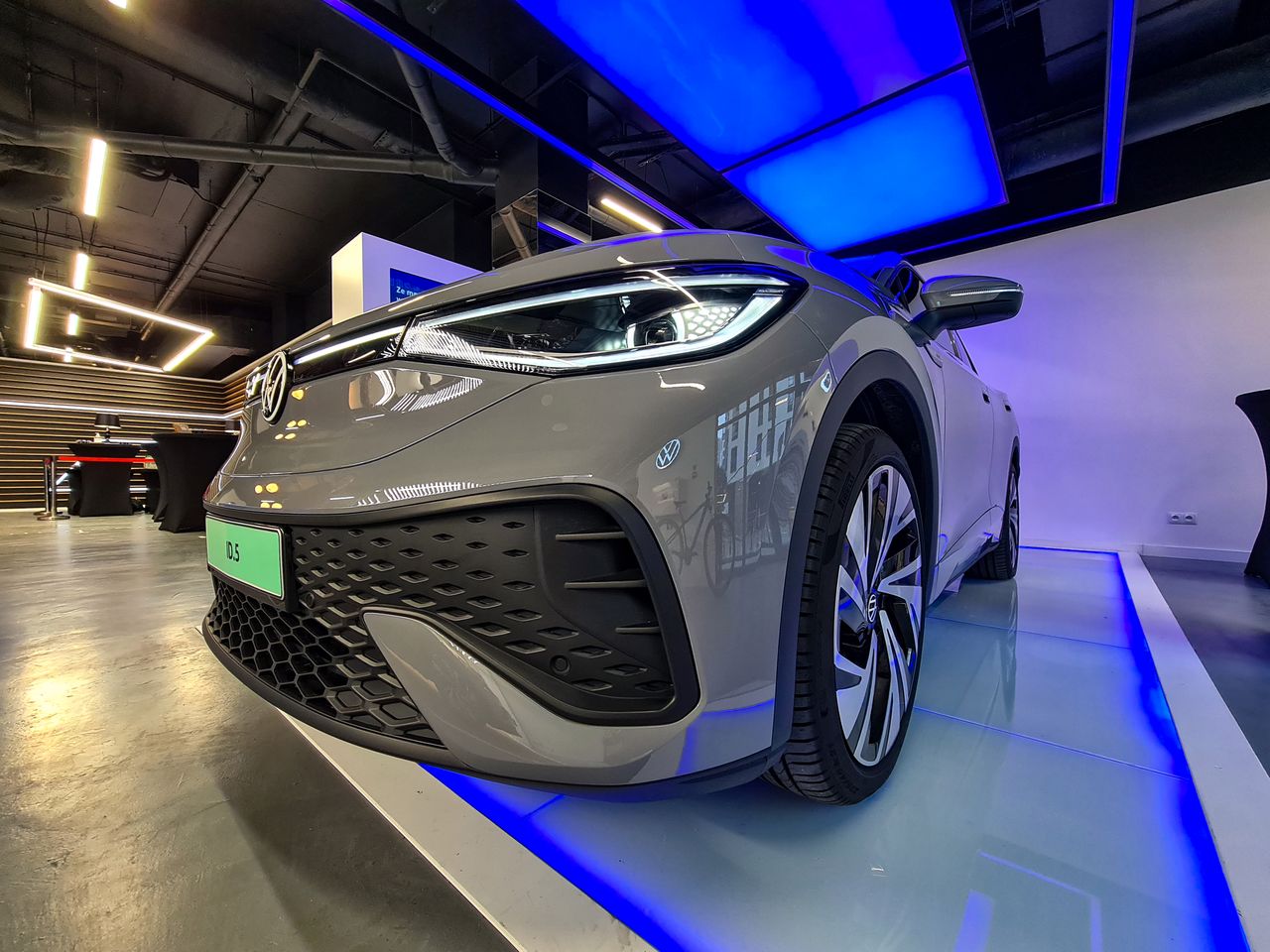 Samochody elektryczne oczami Polaków - raport Volkswagena i InsightOut Lab