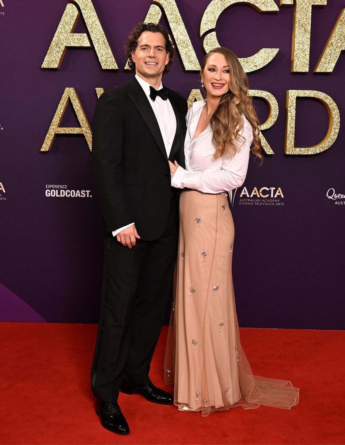 Rzadki widok. Henry Cavill zabrał ukochaną na ściankę