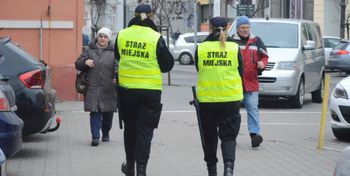 Włocławek: Strażnicy już sprawdzają pustostany. Ruszyła akcja pomocy