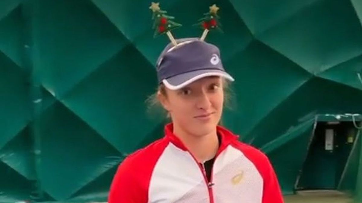 Iga Świątek podczas świątecznego treningu w 2020 roku 