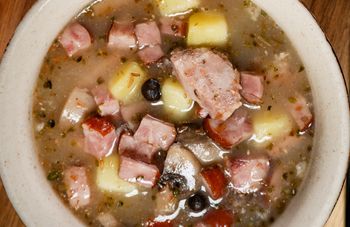 Włóż do żurku zamiast jajek. Rodzina będzie kręcić nosem, ale po pierwszej łyżce zmienią zdanie