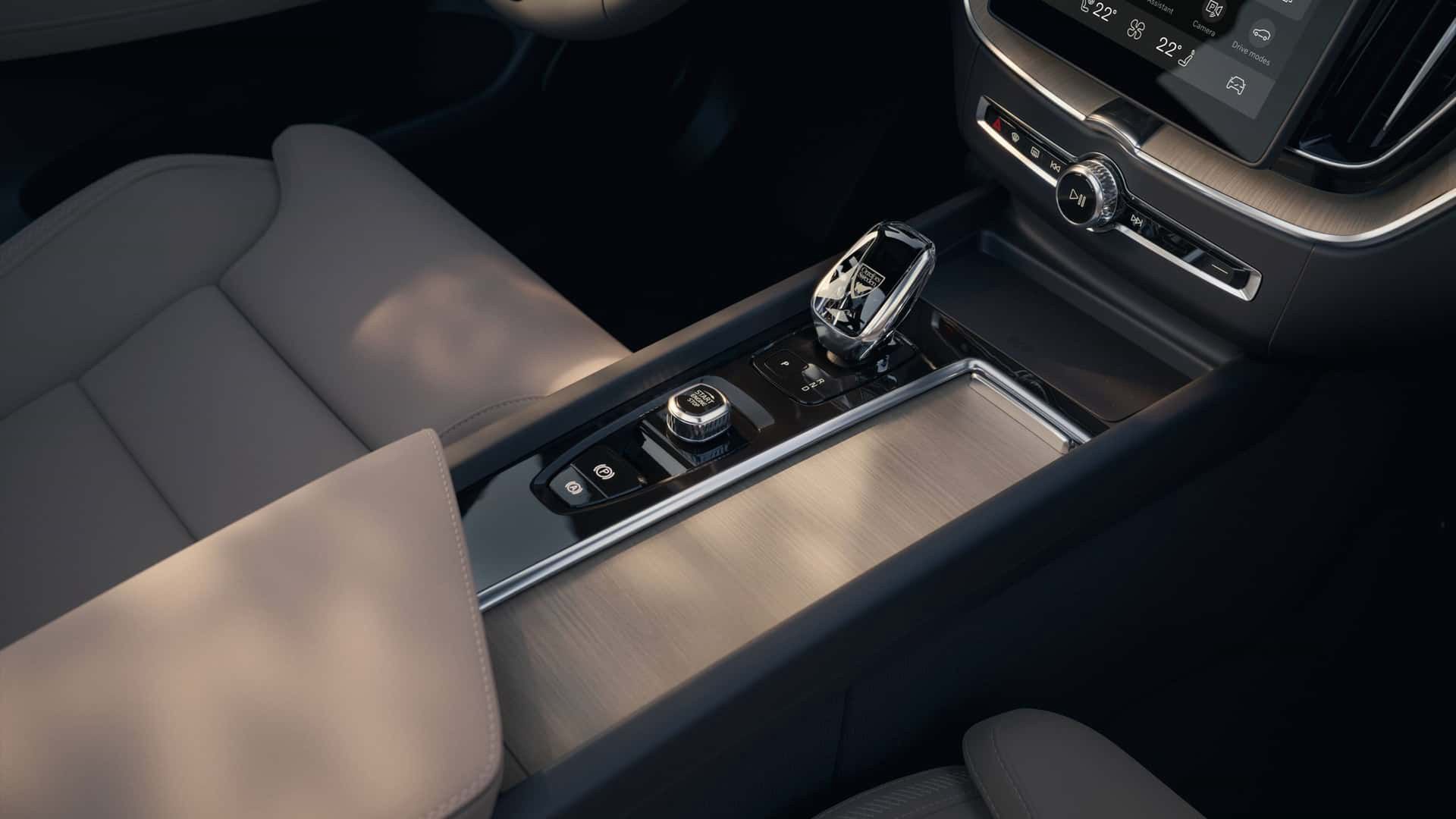 Volvo XC60 2025