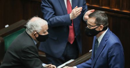 Koziński: "PiS zyskuje na skandalu wokół szczepień. To iluzoryczne?" [OPINIA]