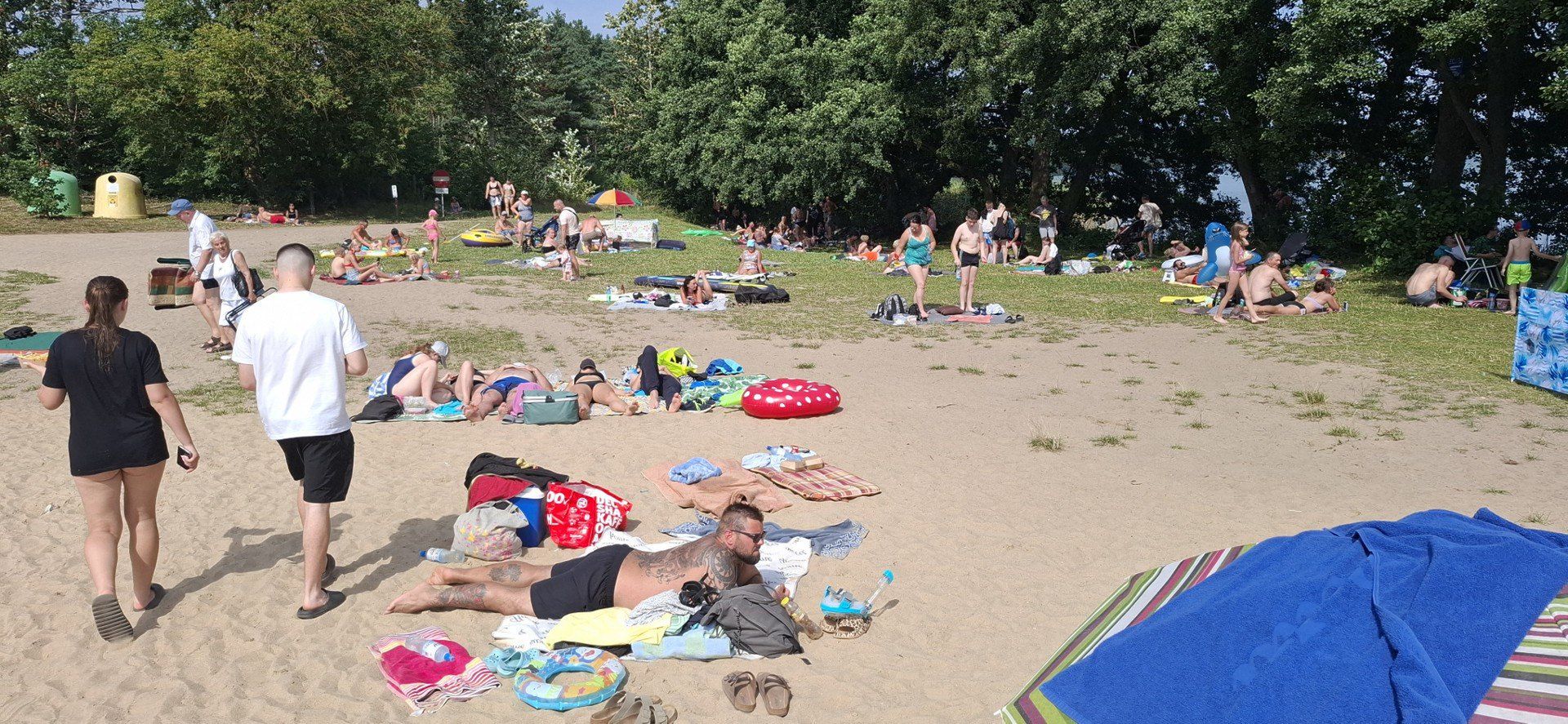 Plaża zwarowska przy jeziorze Lubowidz przeżywała oblężenie