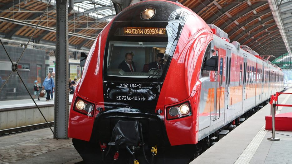 Koniec z bezpośrednimi pociągami Polregio Wrocław - Poznań. Związki zawodowe alarmują, a sprawa trafiła do Donalda Tuska