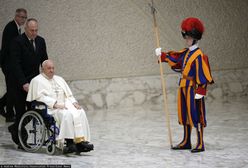 Przewieźli papieża do szpitala