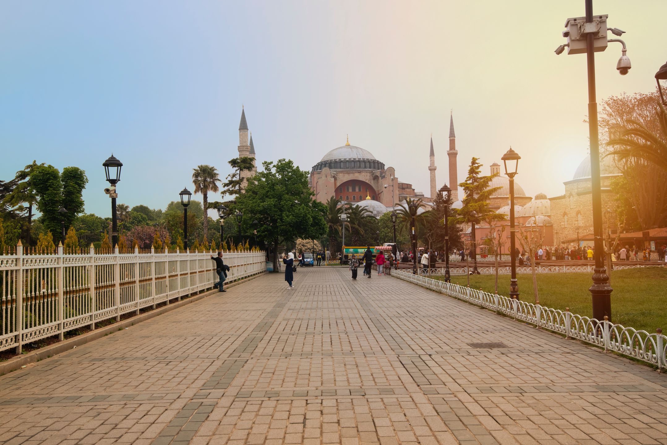 Hagia Sophia co roku odwiedzana jest przez tłumy wiernych i tury