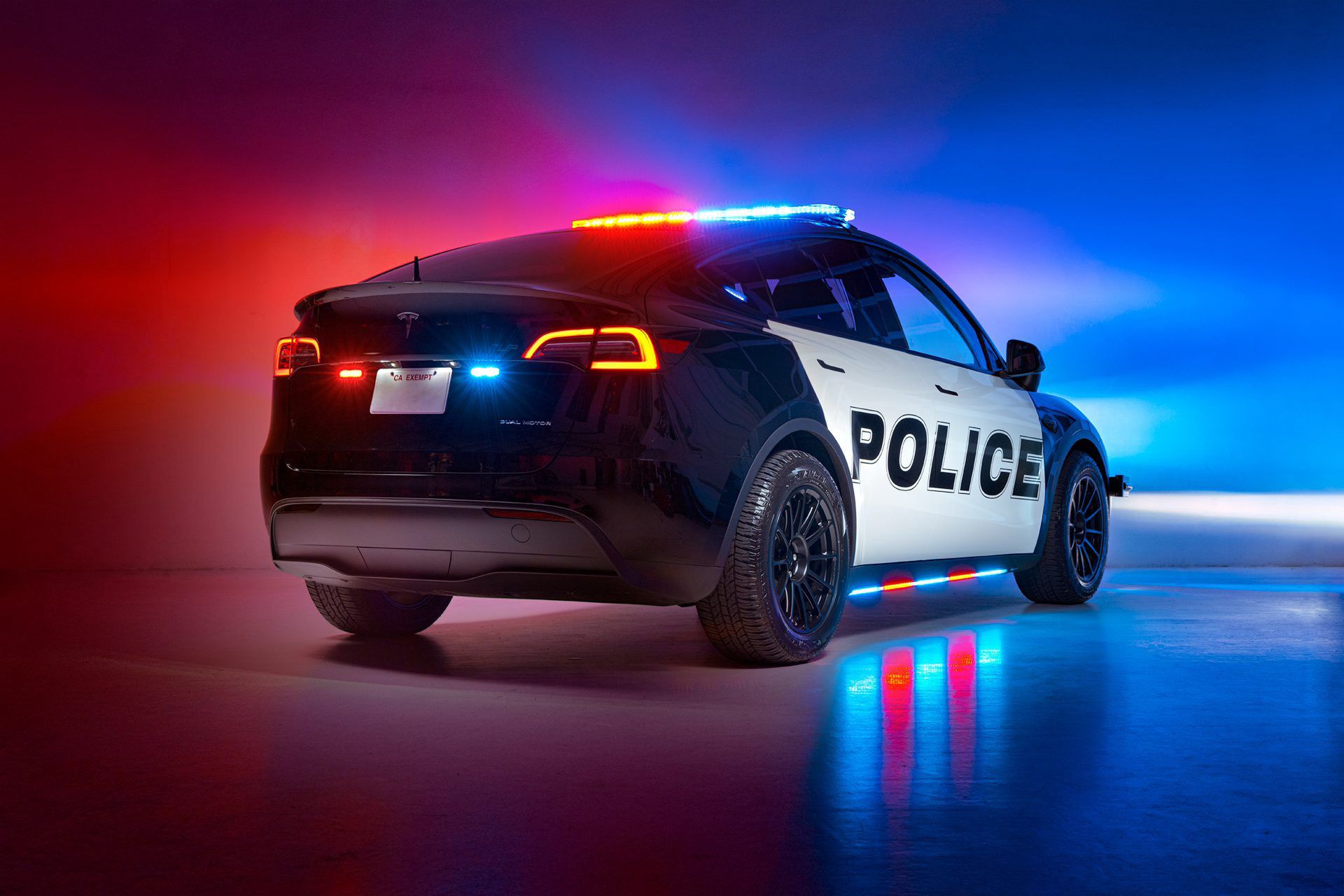 Radiowóz Tesla Model Y