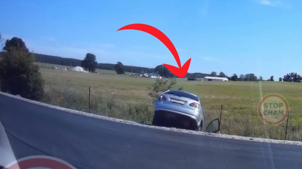 Auto stoczyło się do rowu 