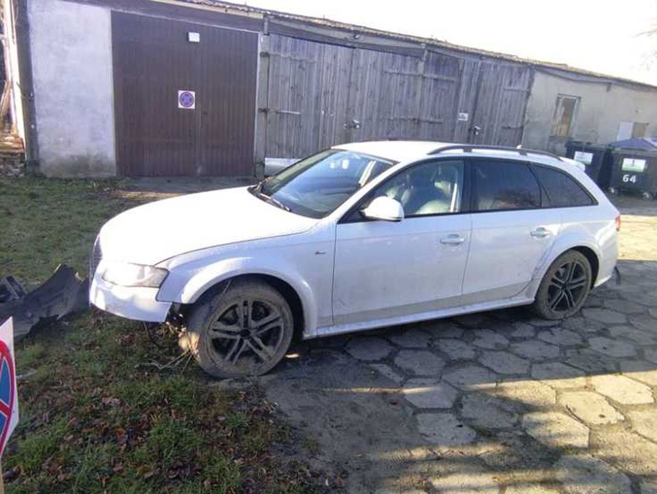 Łańcut: 17-latek ukradł audi z ulicy i pojechał nim do szkoły